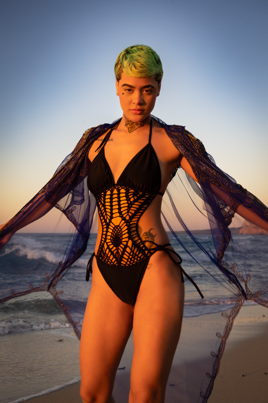 Escort - CHANEL - Ibiza Tops